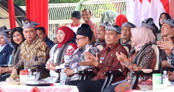 Gubernur jatim khofifah indar parawansa saat peluncuran koperasi merah putih 1752846077868 169.jpeg