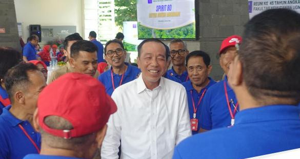 Jokowi menghadiri reuni fakultas kehutanan ugm angkatan 1980 di ugm sabtu 2672025 1753506972229 169.jpeg