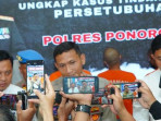 Konferensi pers maling bobol gudang bangunan di ponorogo 1753847464294 169.jpeg