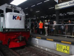 Pemudik kereta api pada h 3 lebaran 1 169.jpeg