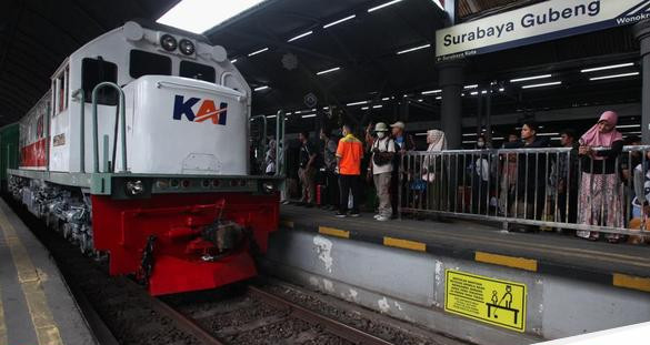 Pemudik kereta api pada h 3 lebaran 1 169.jpeg