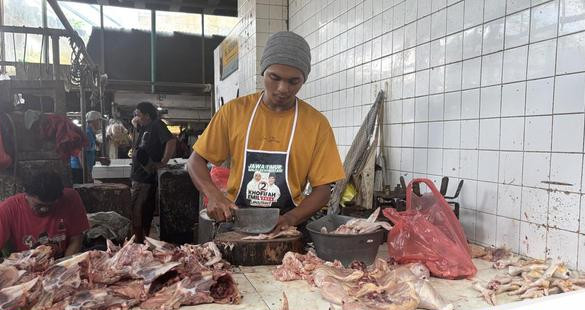 Penjualan daging sapi di pasar surabaya 1742971900317 169.jpeg