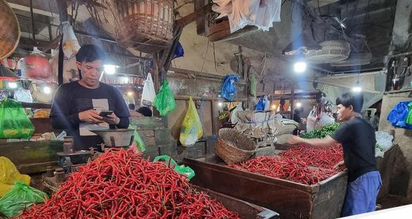 Cabai di pasar surabaya 1741145146420 169.jpeg