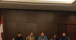 Direktur utama ileague ferry ketua umum pssi erick thohir 1754466291454 169.jpeg