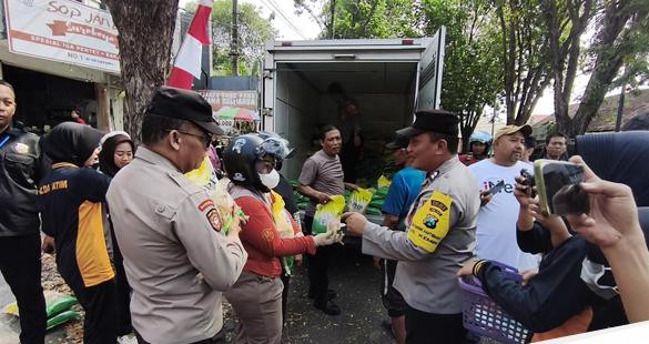 Gerakan pangan murah polri yang digelar di sidoarjo 1754658981095 169.jpeg