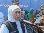 Khofifah indar parawansa saat meninjau proses pembangunan rtlh di probolinggo 1754308266721 169.jpeg