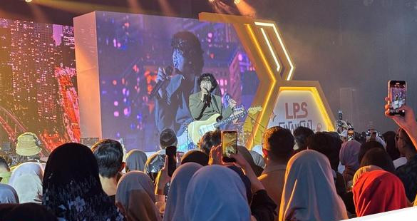 Penampilan penutup di lps financial festival surabaya 1754490963204 169.jpeg