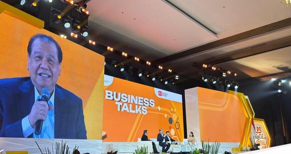 Pendiri ct corp chairul tanjung saat menjadi pembicara dalam sesi pertama lps financial festival 202.jpeg