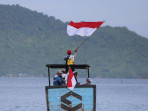 Pengibaran bendera sambut hut ri di pulau tuan aceh 100825 apls 8.jpg
