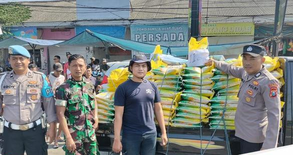 Penyaluran beras sphp dilakukan serentak di 27 polsek jajaran lamongan 1754724378885 169.jpeg
