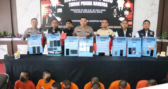 Polres mojokerto kota bekuk 25 pengedar dalam 11 pekan 1754389426510 169.jpeg