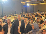 Raffi ahmad saat berfoto bersama sejumlah tokoh termasuk pendiri trans corp chairul tanjung 17544804.jpeg