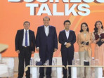 Wagub jatim emil elestianto dardak bersama pendiri ct corp chairul di acara lps financial festival 2.jpeg
