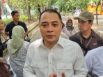 Wali kota surabaya eri cahyadi saat berkunjung ke kebun binatang surabaya 1754650755245 169.jpeg